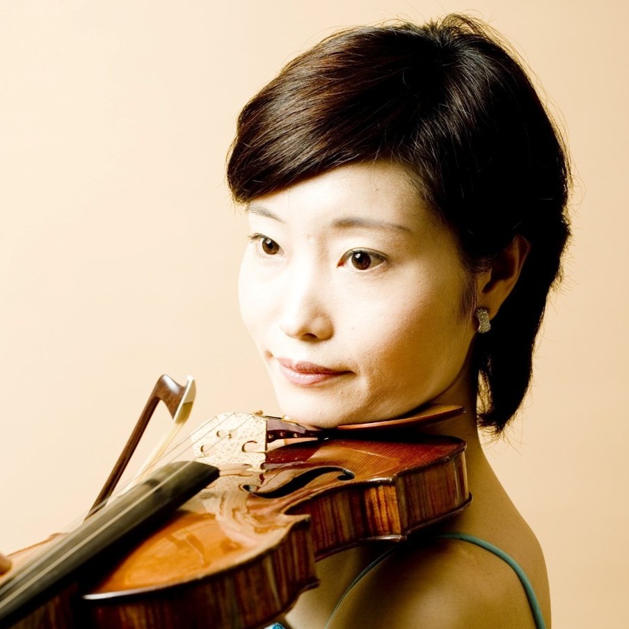 山本千鶴